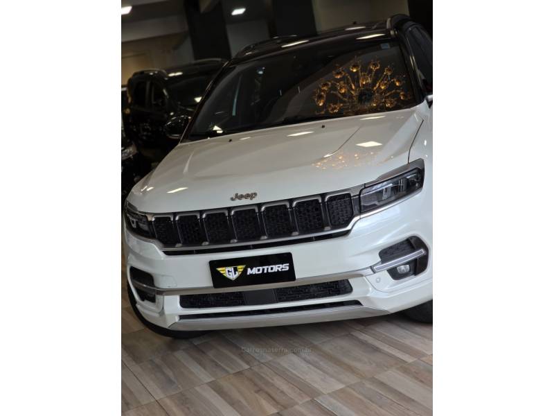 JEEP - COMMANDER - 2022/2022 - Branca - R$ 194.900,00