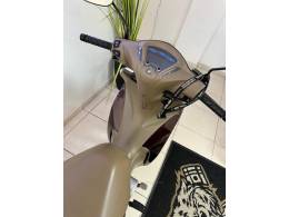 HONDA - BIZ 125 - 2021/2021 - Marrom - R$ 15.900,00