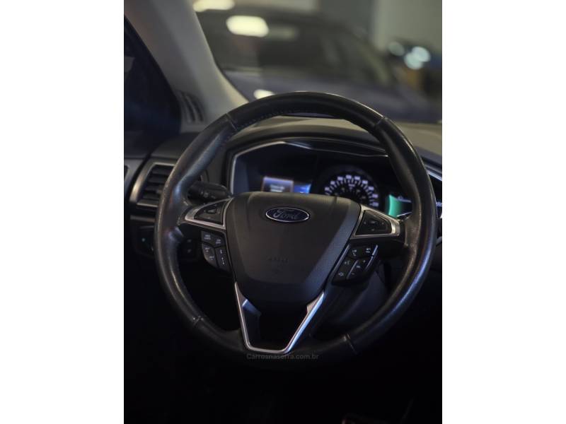 FORD - FUSION - 2014/2015 - Prata - R$ 85.900,00
