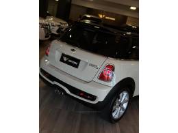 MINI - COOPER - 2010/2011 - Branca - R$ 77.900,00