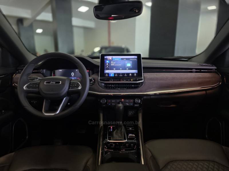JEEP - COMMANDER - 2023/2023 - Azul - R$ 198.900,00