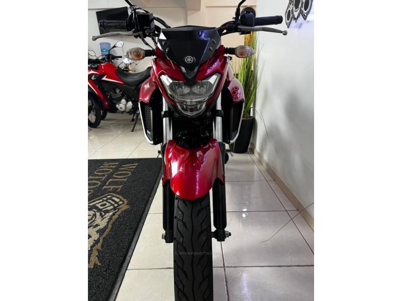 YAMAHA - FAZER - 2019/2020 - Vermelha - R$ 20.900,00