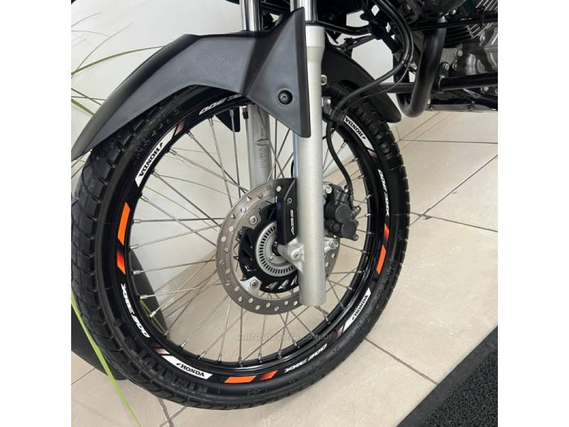 HONDA - XRE 300 - 2019/2019 - Verde - R$ 28.900,00