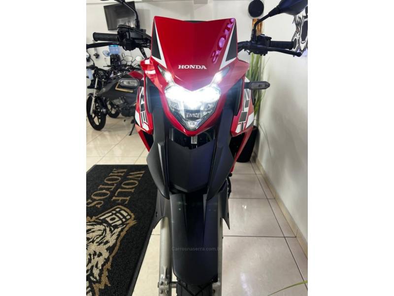 HONDA - XRE 300 - 2021/2022 - Vermelha - R$ 31.900,00