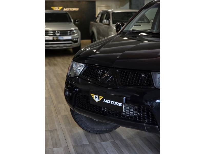 MITSUBISHI - L200 TRITON - 2011/2012 - Preta - R$ 94.900,00