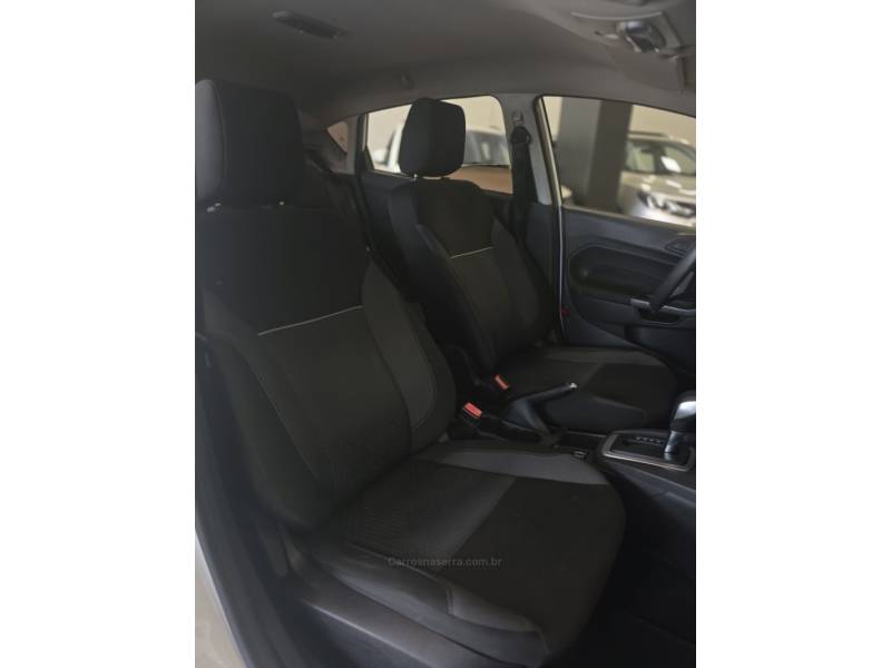 FORD - FIESTA - 2018/2018 - Branca - R$ 59.900,00