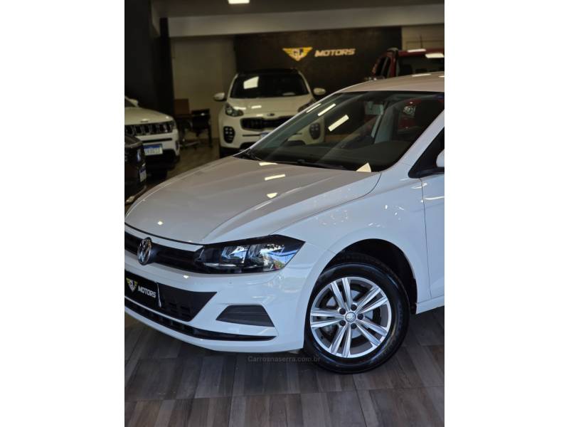 VOLKSWAGEN - POLO - 2018/2019 - Branca - R$ 67.900,00