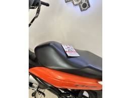 HONDA - BIZ 125 - 2017/2018 - Laranja - R$ 15.500,00