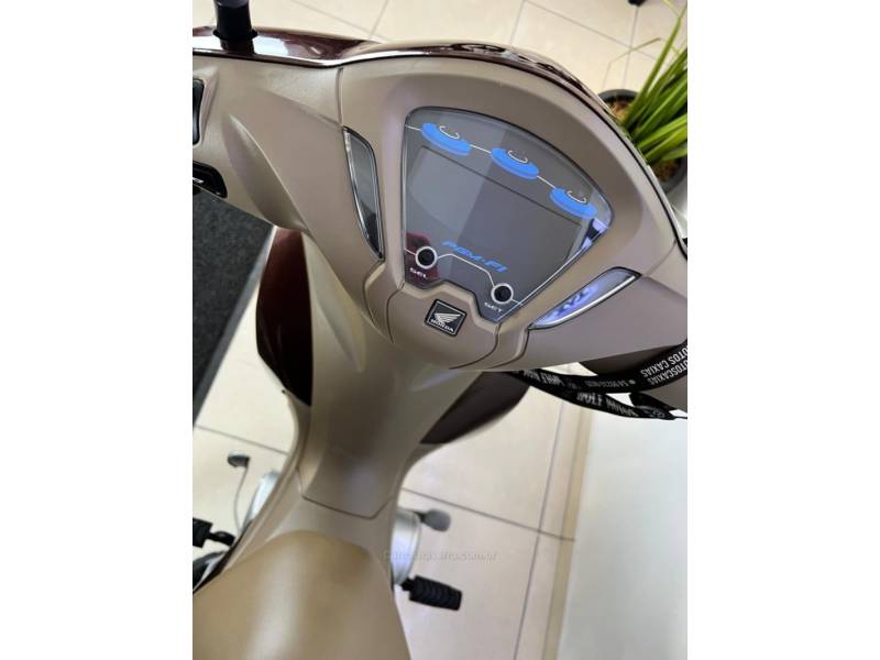 HONDA - BIZ 125 - 2021/2021 - Marrom - R$ 16.500,00