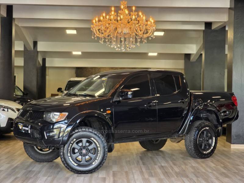MITSUBISHI - L200 TRITON - 2011/2012 - Preta - R$ 94.900,00