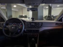 VOLKSWAGEN - POLO - 2018/2019 - Branca - R$ 67.900,00