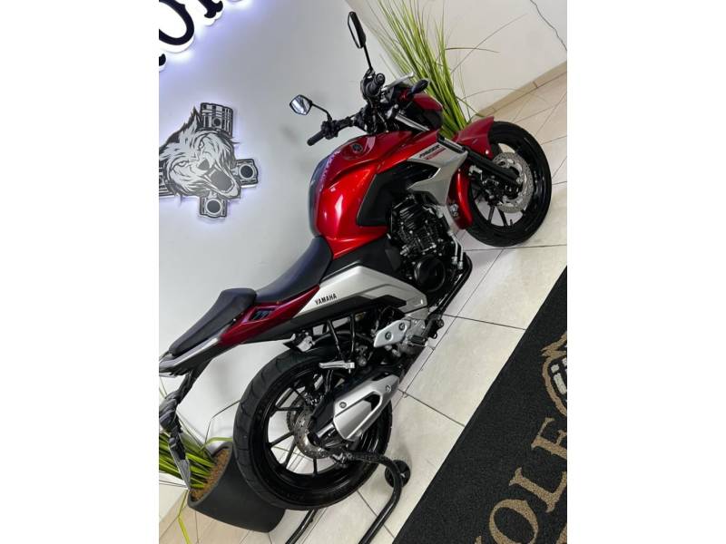 YAMAHA - FAZER - 2019/2020 - Vermelha - R$ 20.900,00