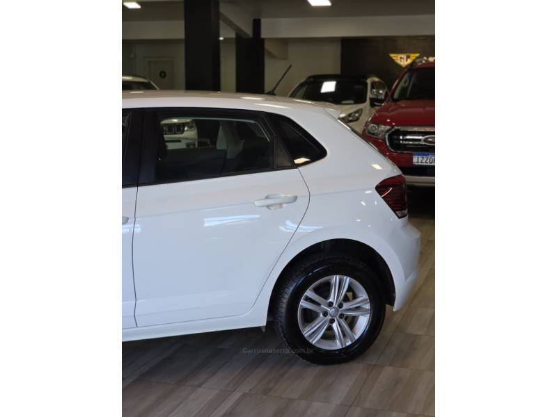 VOLKSWAGEN - POLO - 2018/2019 - Branca - R$ 67.900,00