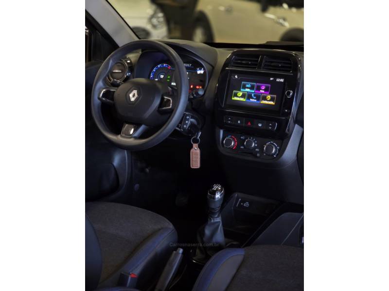 RENAULT - KWID - 2023/2024 - Preta - R$ 59.900,00