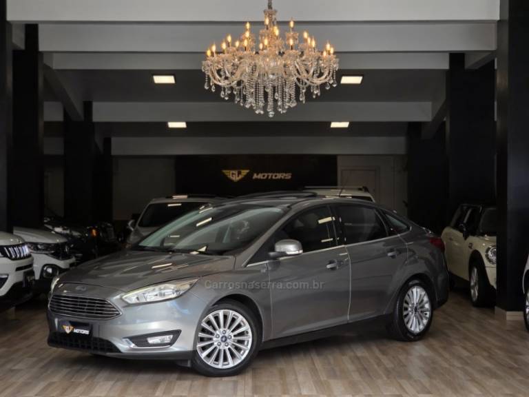 FORD - FOCUS - 2017/2017 - Cinza - R$ 68.900,00