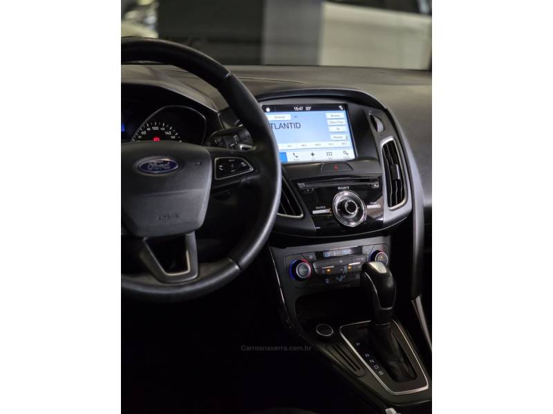 FORD - FOCUS - 2017/2017 - Cinza - R$ 68.900,00