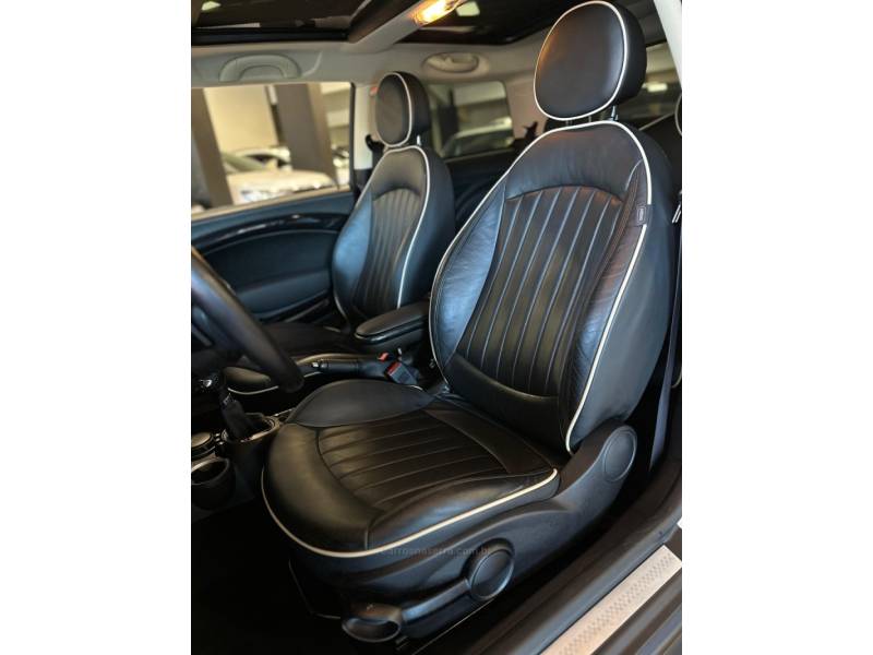 MINI - COOPER - 2010/2011 - Branca - R$ 77.900,00