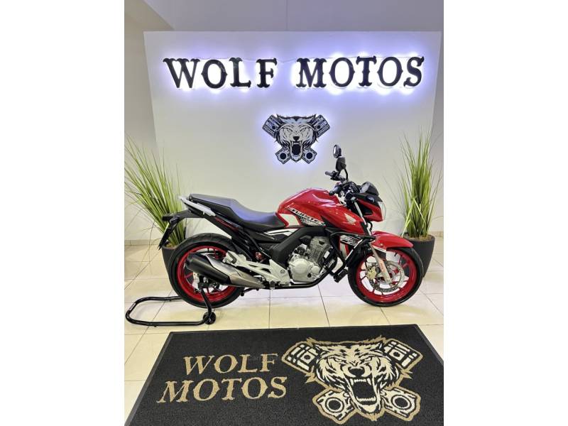 HONDA - CB 250F TWISTER - 2021/2021 - Vermelha - R$ 21.900,00