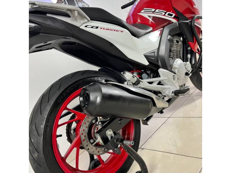 HONDA - CB 250F TWISTER - 2022/2022 - Vermelha - R$ 22.900,00