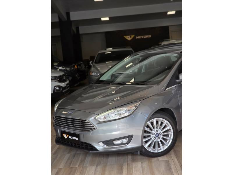 FORD - FOCUS - 2017/2017 - Cinza - R$ 68.900,00