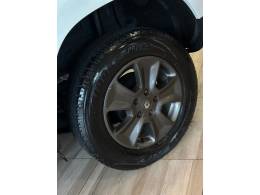 RENAULT - DUSTER - 2017/2018 - Branca - R$ 70.900,00