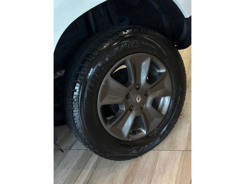 RENAULT - DUSTER - 2017/2018 - Branca - R$ 70.900,00