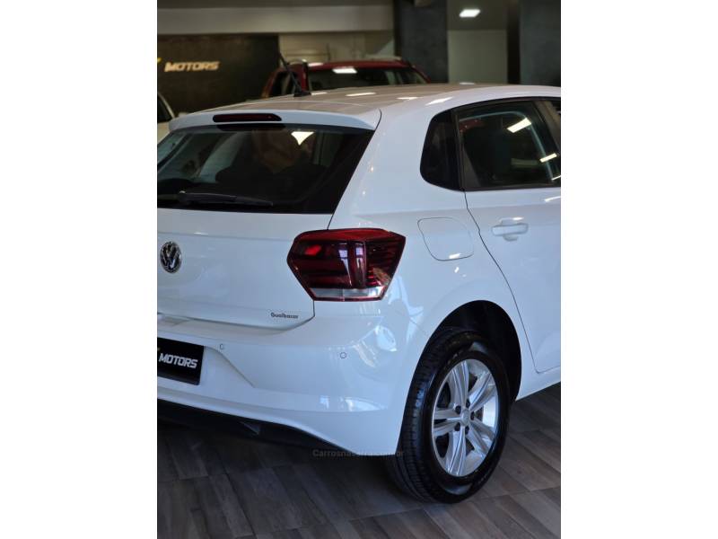 VOLKSWAGEN - POLO - 2018/2019 - Branca - R$ 67.900,00