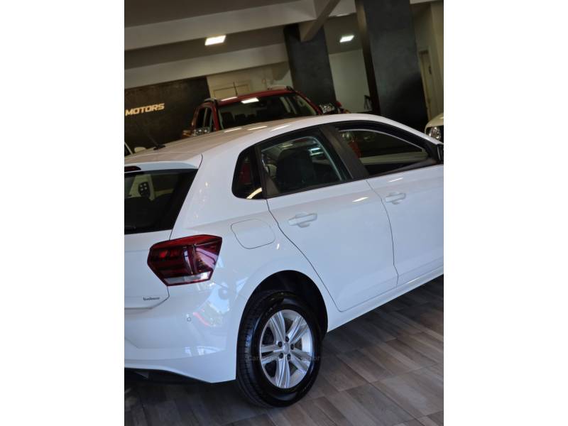 VOLKSWAGEN - POLO - 2018/2019 - Branca - R$ 67.900,00