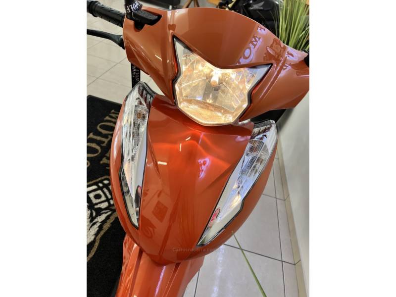 HONDA - BIZ 125 - 2017/2018 - Laranja - R$ 15.500,00