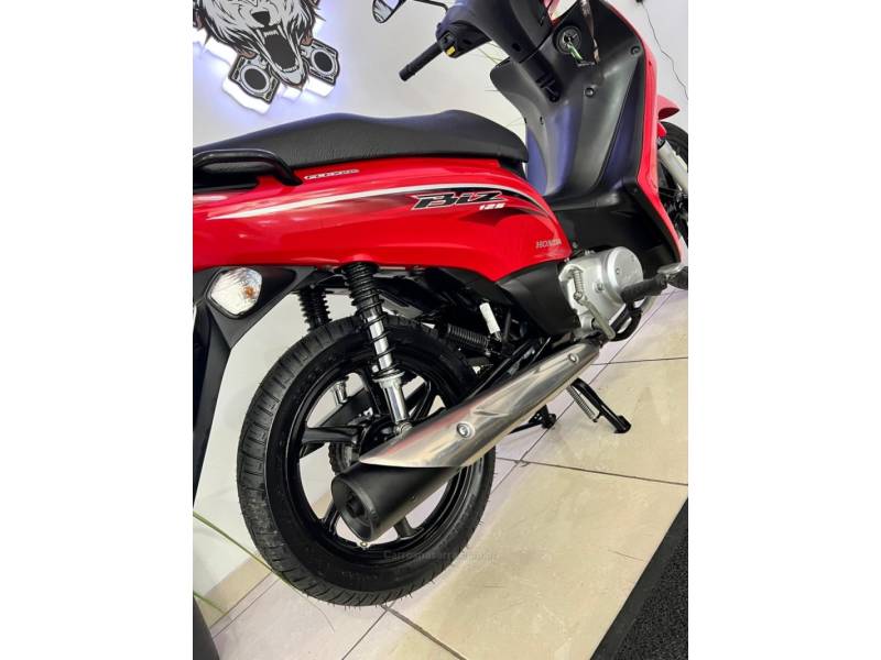 HONDA - BIZ 125 - 2016/2016 - Vermelha - R$ 12.900,00