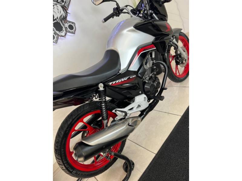 HONDA - CG 160 - 2022/2023 - Prata - R$ 19.900,00