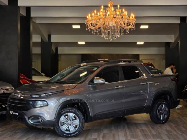 FIAT - TORO - 2020/2021 - Cinza - R$ 98.900,00