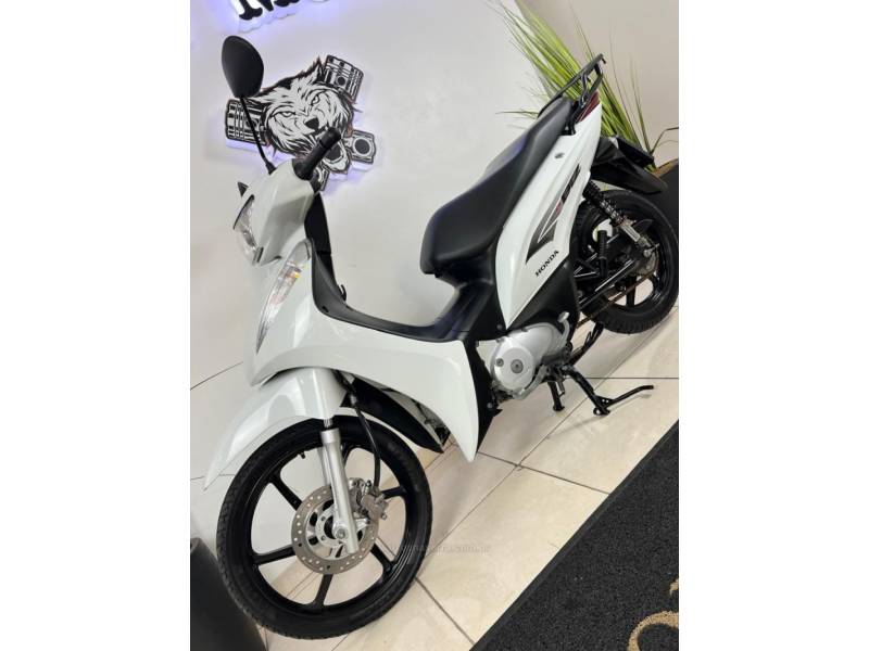 HONDA - BIZ 125 - 2013/2013 - Branca - R$ 12.500,00
