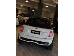 MINI - COOPER - 2010/2011 - Branca - R$ 77.900,00