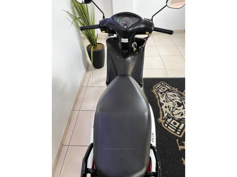 HONDA - BIZ 125 - 2013/2013 - Branca - R$ 12.900,00