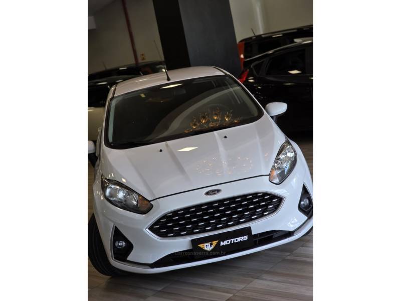 FORD - FIESTA - 2018/2018 - Branca - R$ 59.900,00
