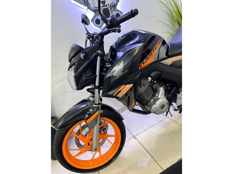 HONDA - CB 250F TWISTER - 2021/2021 - Cinza - R$ 21.900,00