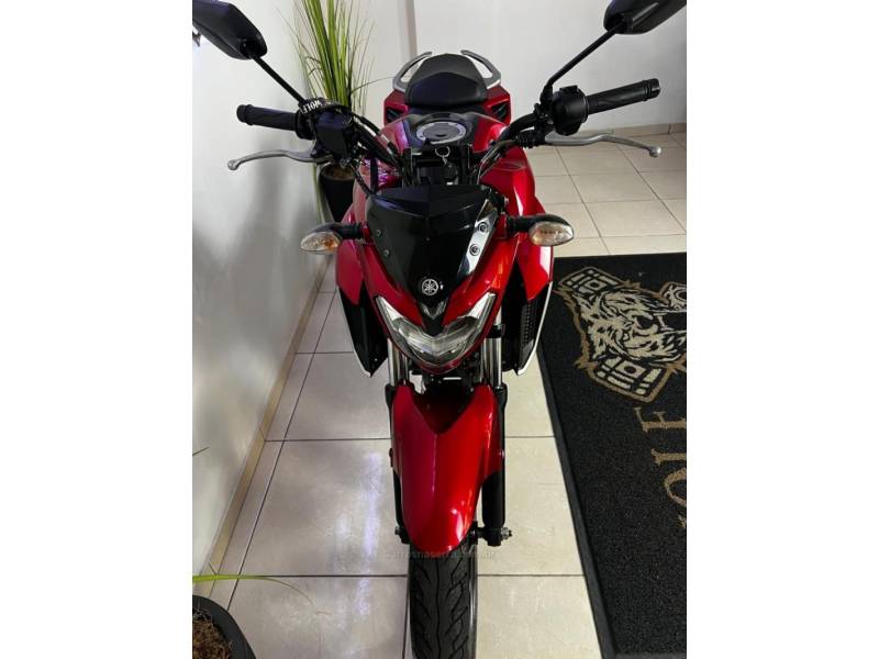 YAMAHA - FAZER - 2019/2020 - Vermelha - R$ 20.900,00