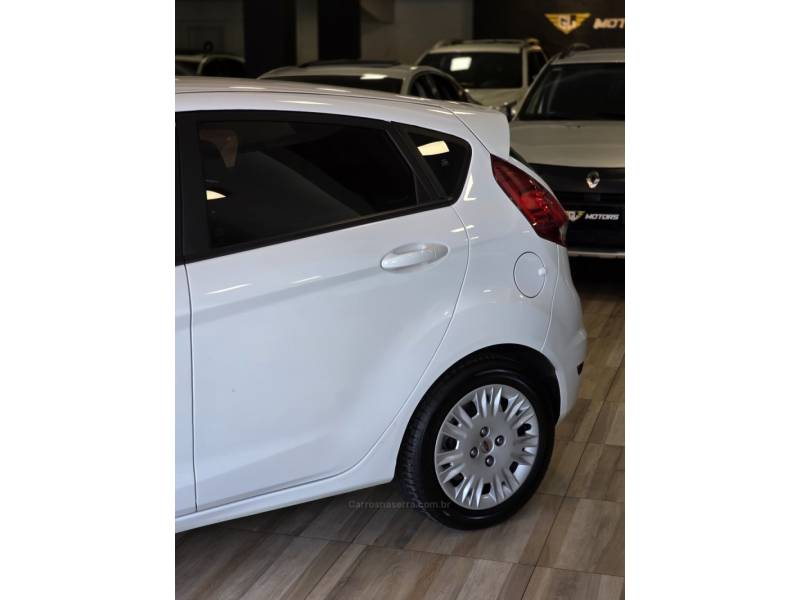 FORD - FIESTA - 2018/2018 - Branca - R$ 59.900,00