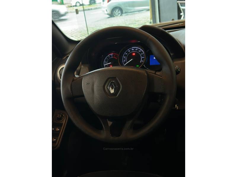 RENAULT - DUSTER - 2017/2018 - Branca - R$ 70.900,00