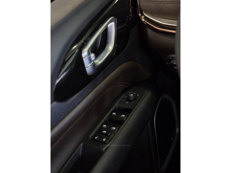 JEEP - COMMANDER - 2023/2023 - Azul - R$ 198.900,00