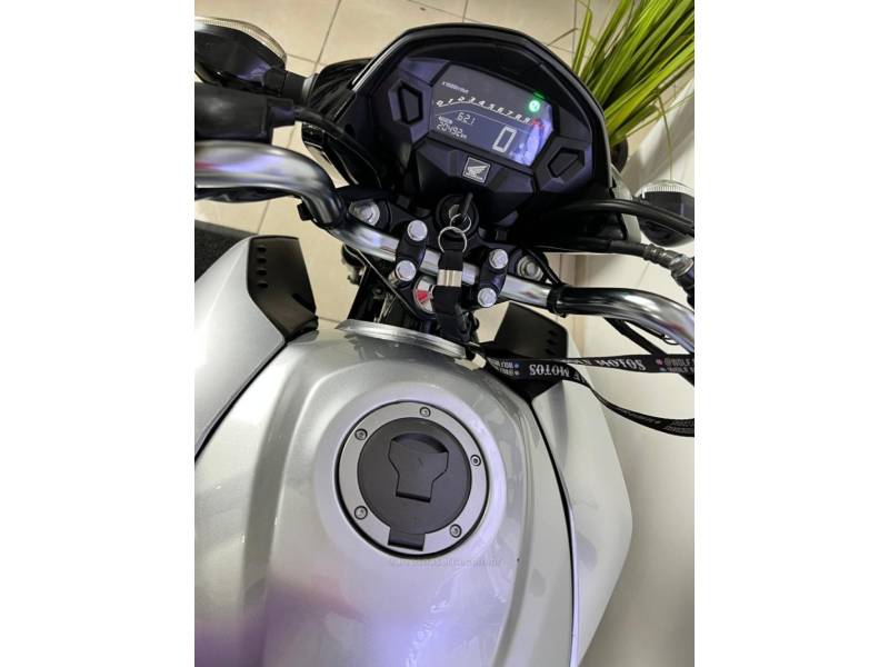 HONDA - CG 160 - 2022/2023 - Prata - R$ 19.900,00