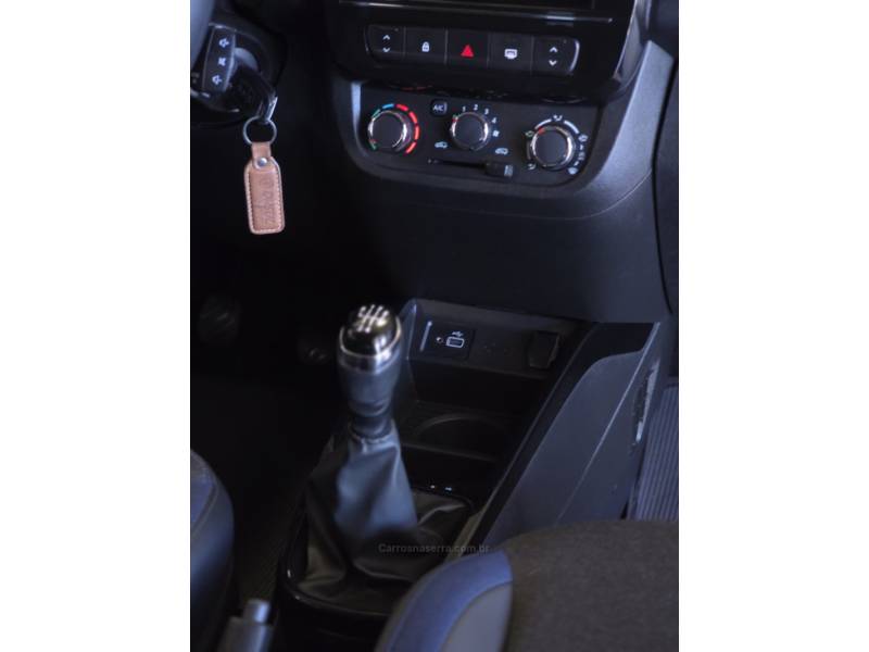 RENAULT - KWID - 2023/2024 - Preta - R$ 59.900,00