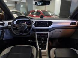 VOLKSWAGEN - T-CROSS - 2019/2020 - Laranja - R$ 115.900,00