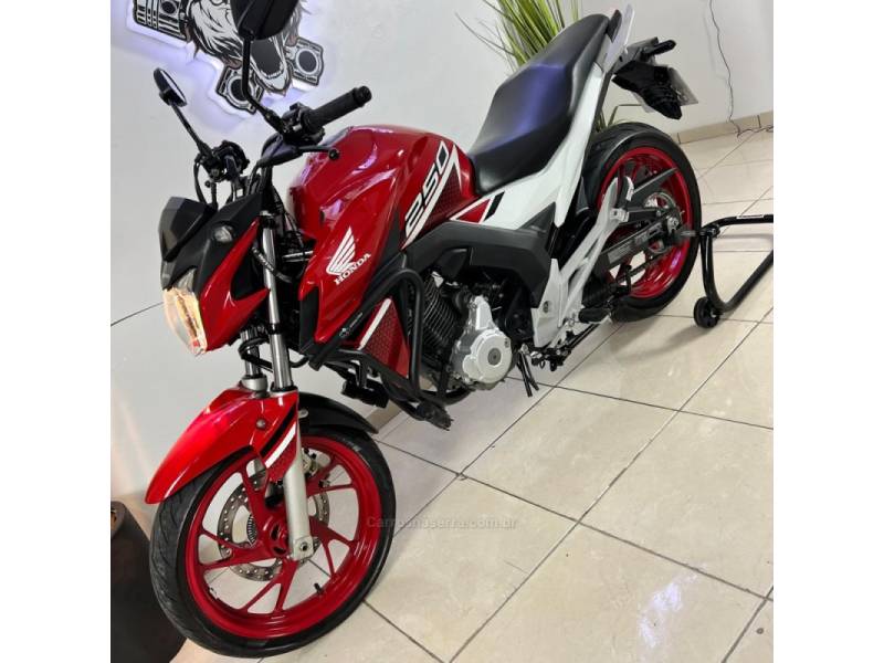 HONDA - CB 250F TWISTER - 2022/2022 - Vermelha - R$ 22.900,00