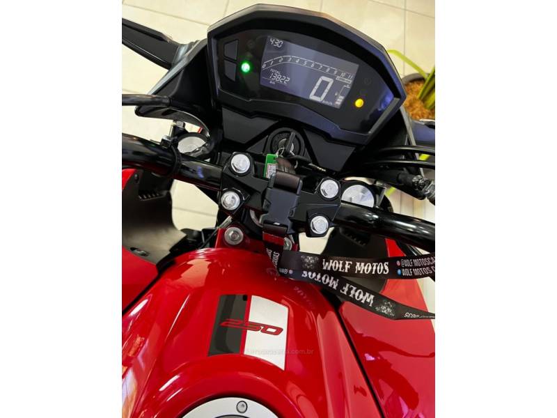 HONDA - CB 250F TWISTER - 2021/2021 - Vermelha - R$ 21.900,00