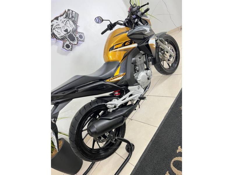HONDA - CB 250F TWISTER - 2019/2020 - Amarela - R$ 20.900,00
