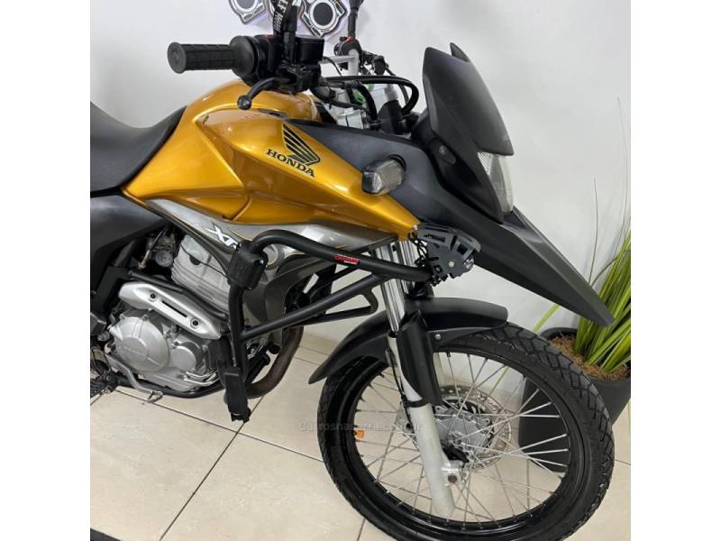 HONDA - XRE 300 - 2011/2011 - Amarela - R$ 18.900,00