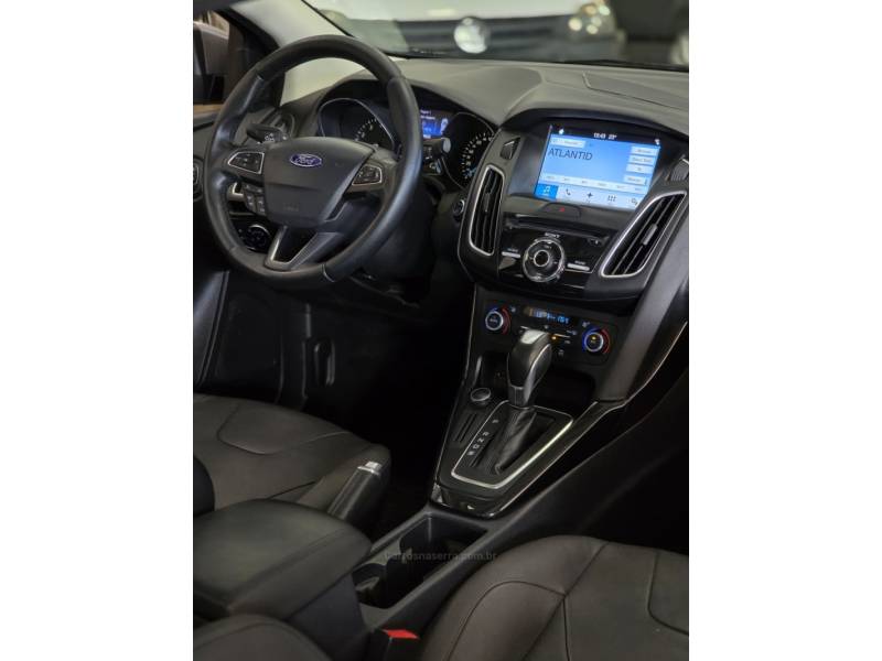 FORD - FOCUS - 2017/2017 - Cinza - R$ 68.900,00