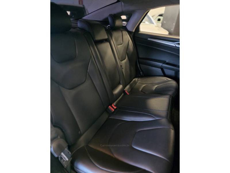 FORD - FUSION - 2014/2015 - Prata - R$ 85.900,00